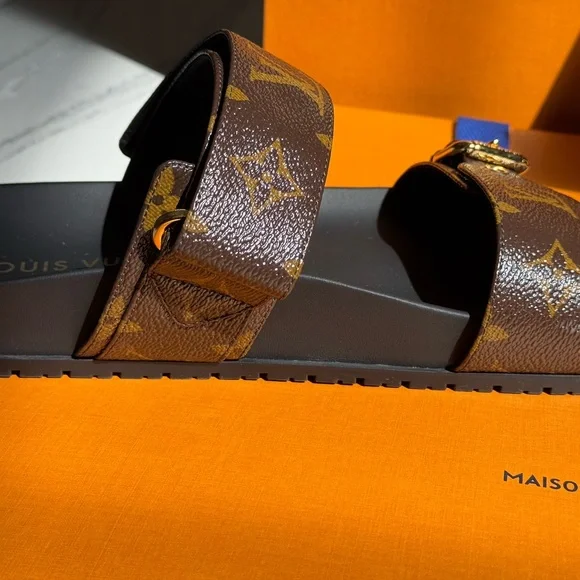 Louis Vuitton Bom Dia Flat Comfort Mules - Picture 11 of 15